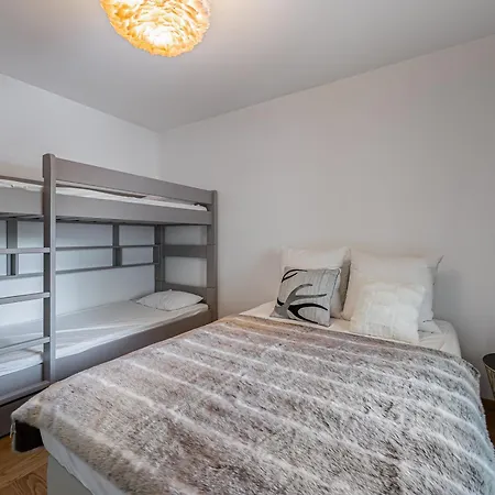 T3 Avec Parking A 100m Des Pistes A Courchevel, 6 Couchages - Fr-1-563-61 Apartment