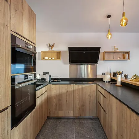 T3 Avec Parking A 100m Des Pistes A Courchevel, 6 Couchages - Fr-1-563-61 Apartment *